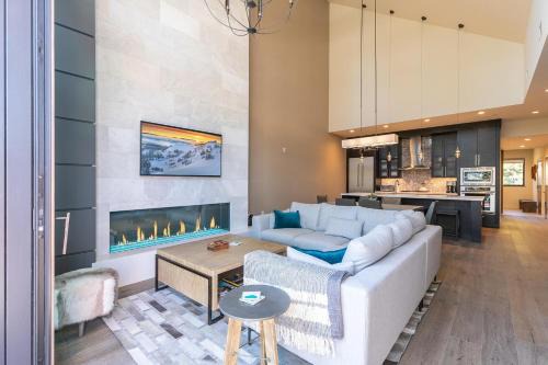 Crystal Bay Penthouse 301