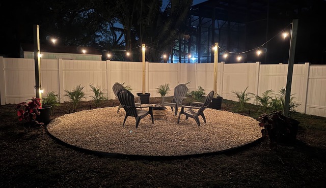 Crystal Beach Cozy Cottage - Your Perfect Vacation Escape!