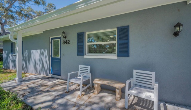 CRYSTAL BEACH GETAWAY-STEPS TO THE GULF