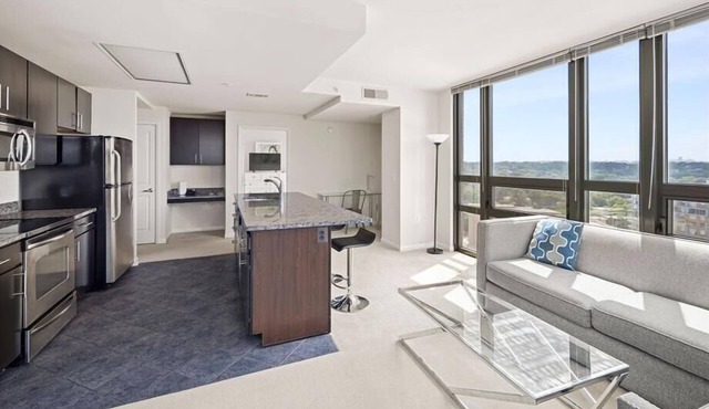 Crystal City 2BR nr Downtown DC | Spa & Gym