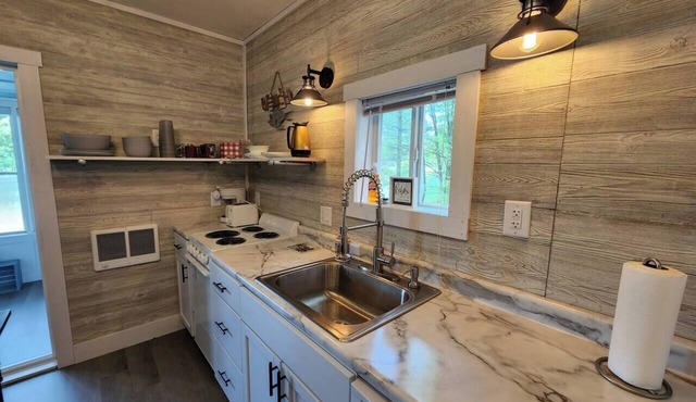 Crystal Clear Cottage - Hosted by Simple Lyfe Stays