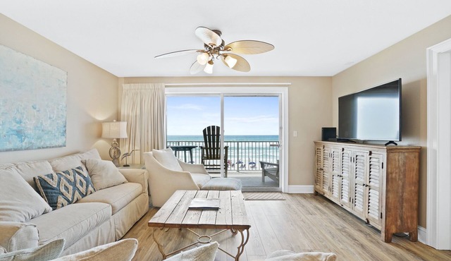 Crystal Dunes 205 - Beachfront, Pool, Hot Tub, Destin, Family FAV!