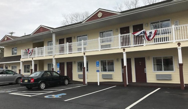 Crystal Inn and Suites