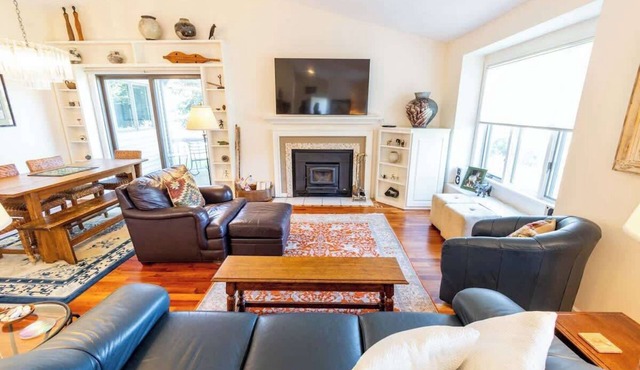 Crystal Lake Ridge, 30-day rental, community pool