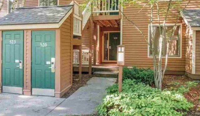 Crystal Mountain Condo Great Location Dog Friendly!