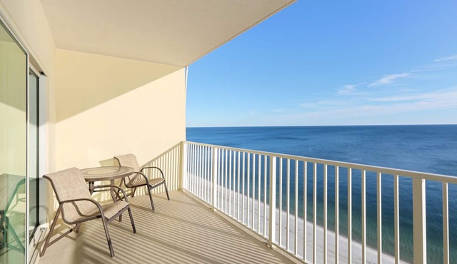 CRYSTAL SHORES PENTHOUSE