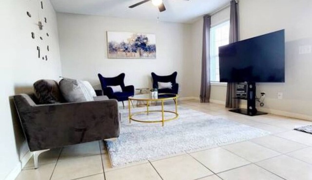 Crystal Townhouse Near MUSC and Mcleod Hospital.