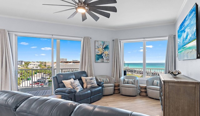 Crystal View 403 3-bedroom condo in amazing Miramar Beach with Beach service