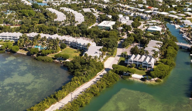 Crystal Waters - 2BR 2.5BA Coastal Villa