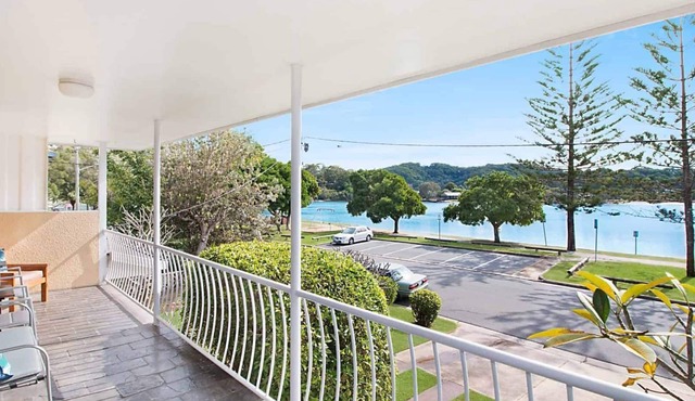 Crystal Waters - Palm Beach Waterfront