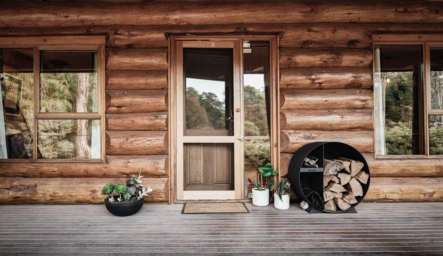 Cuan Den Log Cabin - Book Now for a Unique High Country Summer Getaway!