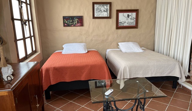CUARTO DOBLE, BAÑO Y ACCESO INDEPENDIENTES