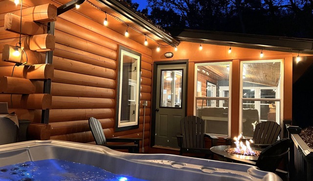 Cub Cabin on Massanutten Resort- Fully Renovated Log Cabin- Hot Tub & Fire Pit