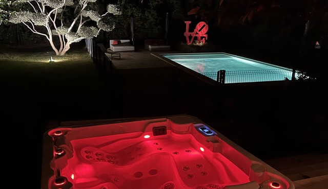 Cube LOVE Room at Domine de la Franquette by Bridget & Pascal ❤️