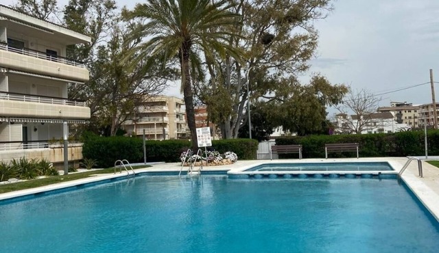 Cubelles apartment (80m²) with terrace and swimming pool at 50m from the Sea