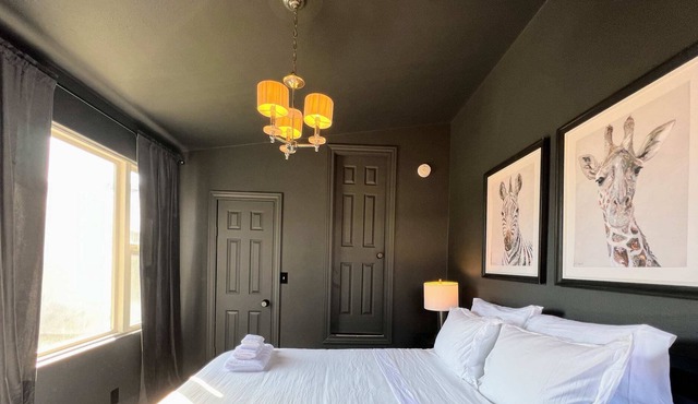 Cubier: Eclectic SoFi-Adjacent 3BR House (HM-ING)
