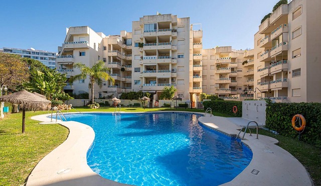 Cubo's Apartment Bono Beach Marbella Free Parking/air conditioning/free parking/free wifi/community pool