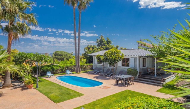 Cubo's Finca Los Ciruelos/private pool/free wifi/privacy/electric car charger