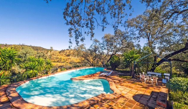 Cubo's Quinta de los Cisnes & minigolf included/private pool/free wifi/relax