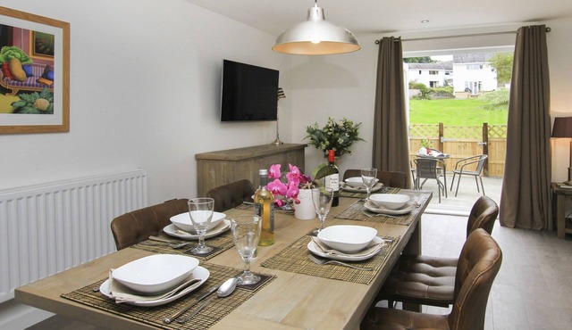 CUCKOOLAND, family friendly, with a garden in Borth-Y-Gest