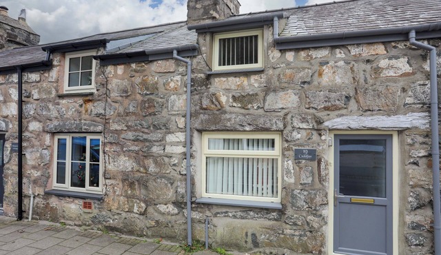 CUDDFAN, pet friendly, with a garden in Tremadog