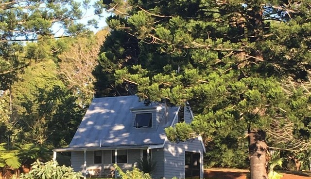 Cuddle Cottage Montville