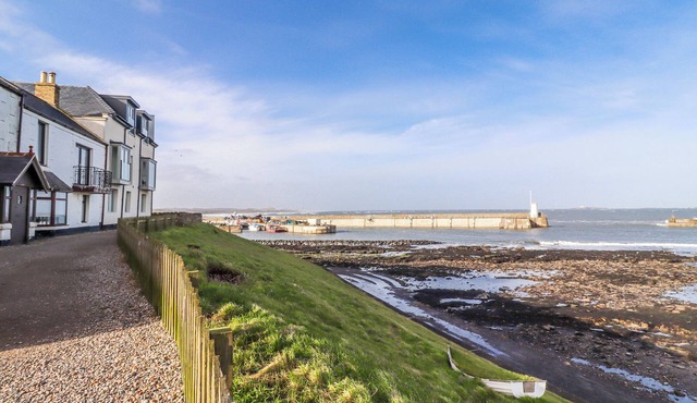 CUDDY'S HOLM, family friendly, country holiday cottage in Seahouses