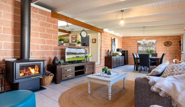 Cudgee – one street back from the beach