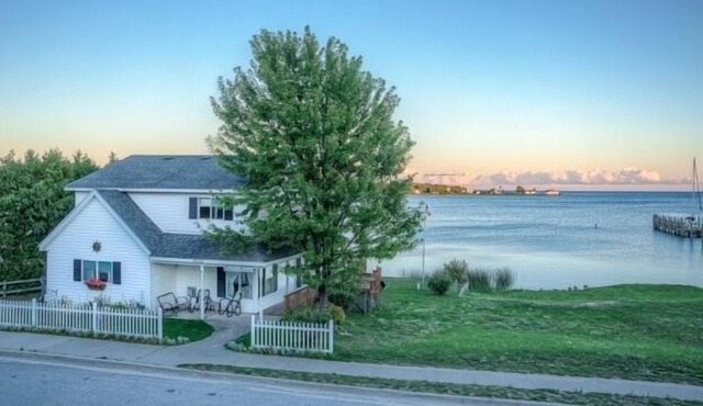 Cull's Cove Premier Harbor Waterfront Location