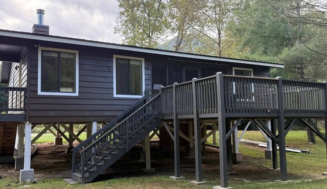 Cullasaja River Cabin—Peaceful Retreat with Hot Tub & Grill