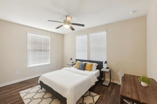 Cullen 4202 I New Construction 2Bd Apt I Gated