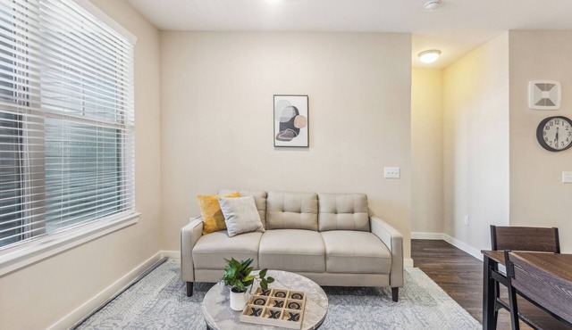 Cullen 4307 I Parking I Pool I Gym I 2Bd/2Bth