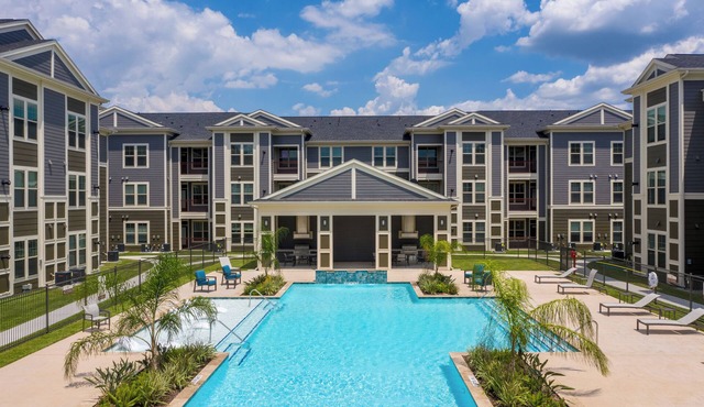 Cullen 8202 I Modern Design I 2bd/2bth I Parking