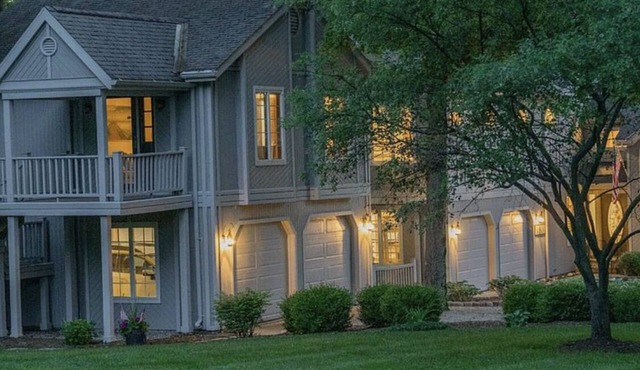 Culver/Lake Maxinkuckee East Shore family home, Beautiful sunset views!