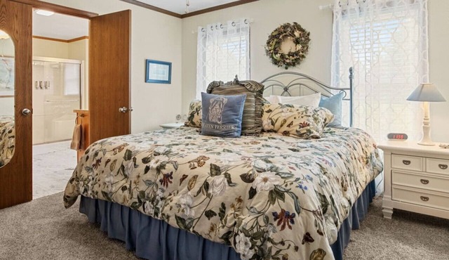 Culver Lodge | 3BR/2BA, Near Lake Max & Academies