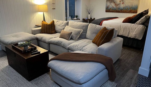 Culver Super Suite - Sleeps 5