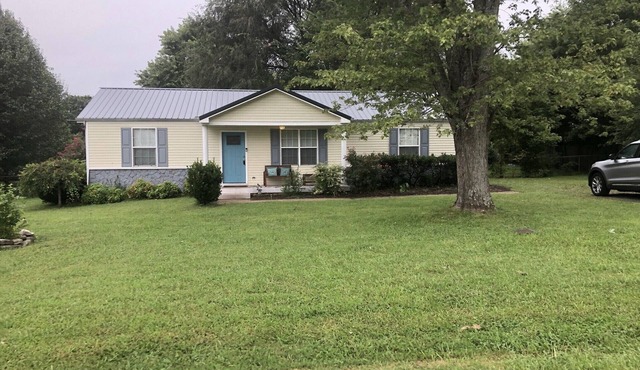 Cumberland Cottage, 1 level house just off I-24, near Murfreesboro and Nashville