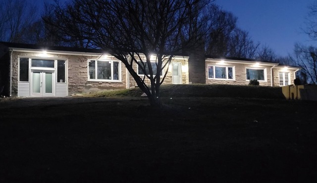 Cumberland Get-A-Way located at entrance of State Park