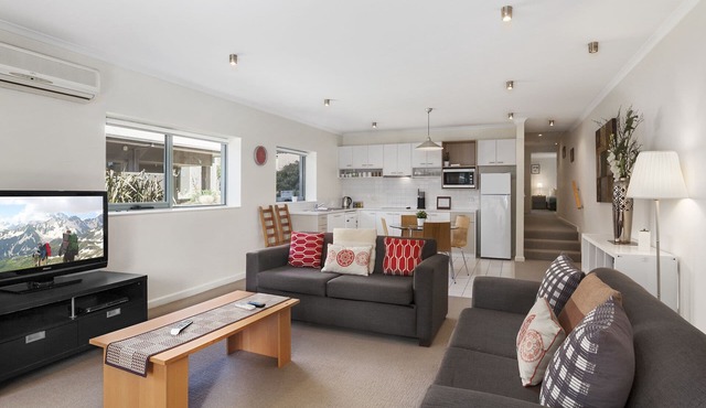 Cumberland Resort Lorne private Apartment near beach, pool, spa, tennis, shops