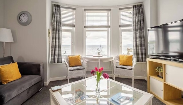 Cumbrae View Apartment Central Largs