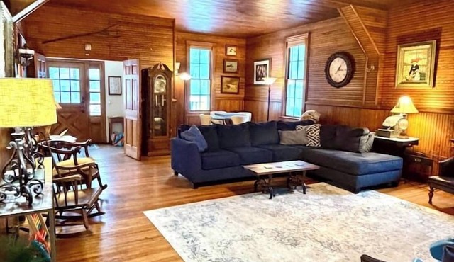 Cumorah Carriage House-Hot Tub,Pool,Game Room, Family Fun!