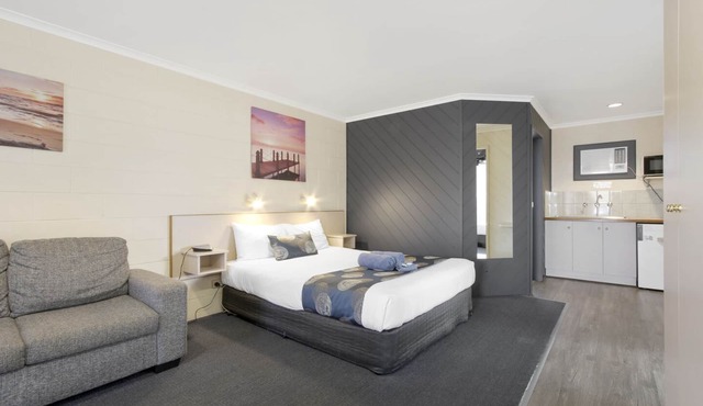 Cunningham Shore Motel