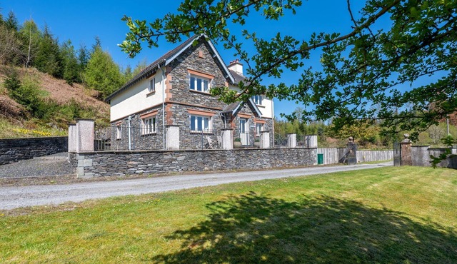 Cunsey Lodge with Woodfired Hot Tub