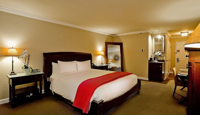 Cupertino Hotel, Pet Suite King, Bring Your Pets, Pool, Free Breakfast!