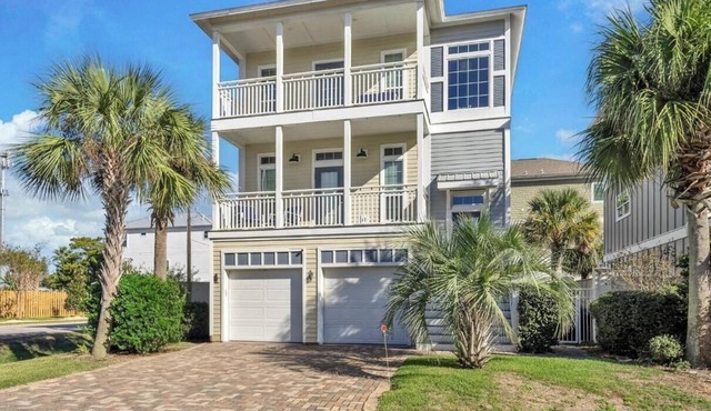 Curacao: Pet-Friendly | Steps to Beach | Private Pool | Golf Cart Rental