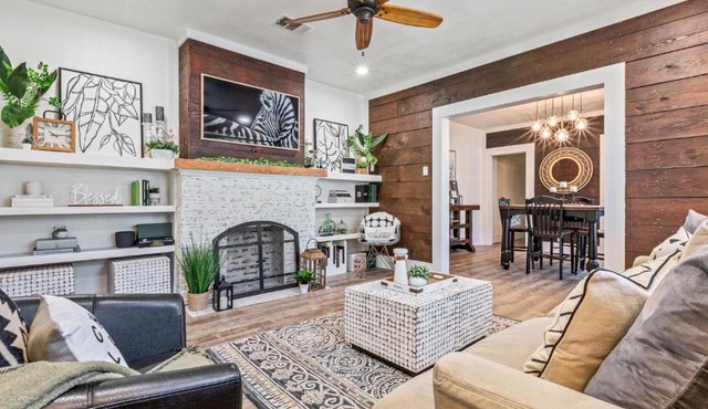 Curated Cottage. minutes from Silos, zoo, Baylor