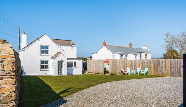 Curlew Cottage, Cubert, with glimpses of the sea