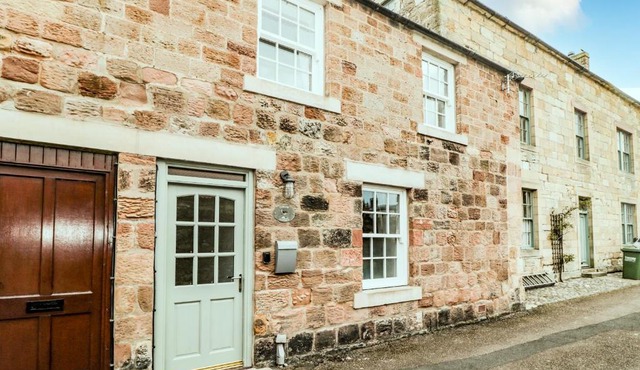 Curlew Cottage, 2 Fenkle Street