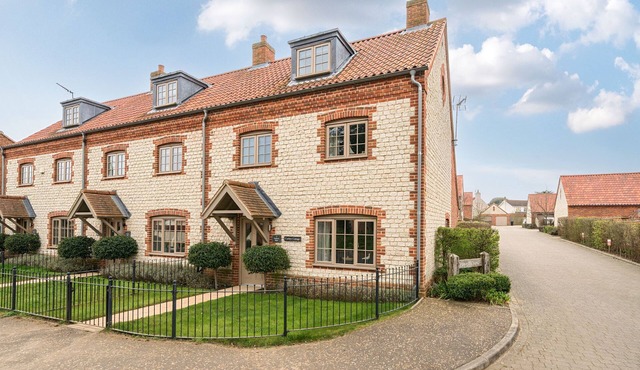 Curlew Cottage - sleeps 6 guests in 3 bedrooms