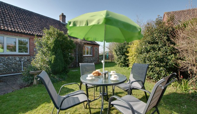 Curlew Cottage - Two Bedroom House, Sleeps 4